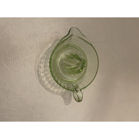 Vintage Reamer Green Uranium Vaseline Glass Large Juicer 8.5” X 4” - Picture 9 of 9